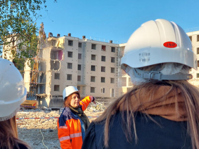 La démolition des bâtiments autour de la dalle à Sainte-Geneviève